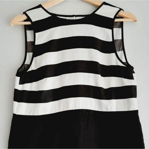 CLUB MONACO Sleeveless Shell Top Strippe Pattern B&W Crewneck Sz S Flawed - Picture 2 of 16